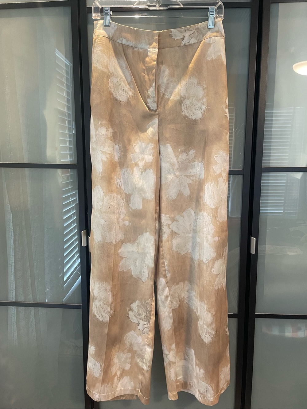 Commense Beige Wide-Leg Pants with White Floral Print